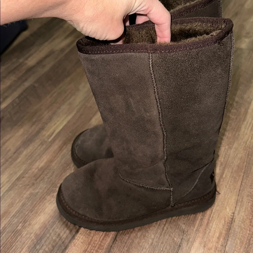 Womens‎ UGG Classic Boots Chocolate Brown Sheepskin no size tag but fits 6/6.5